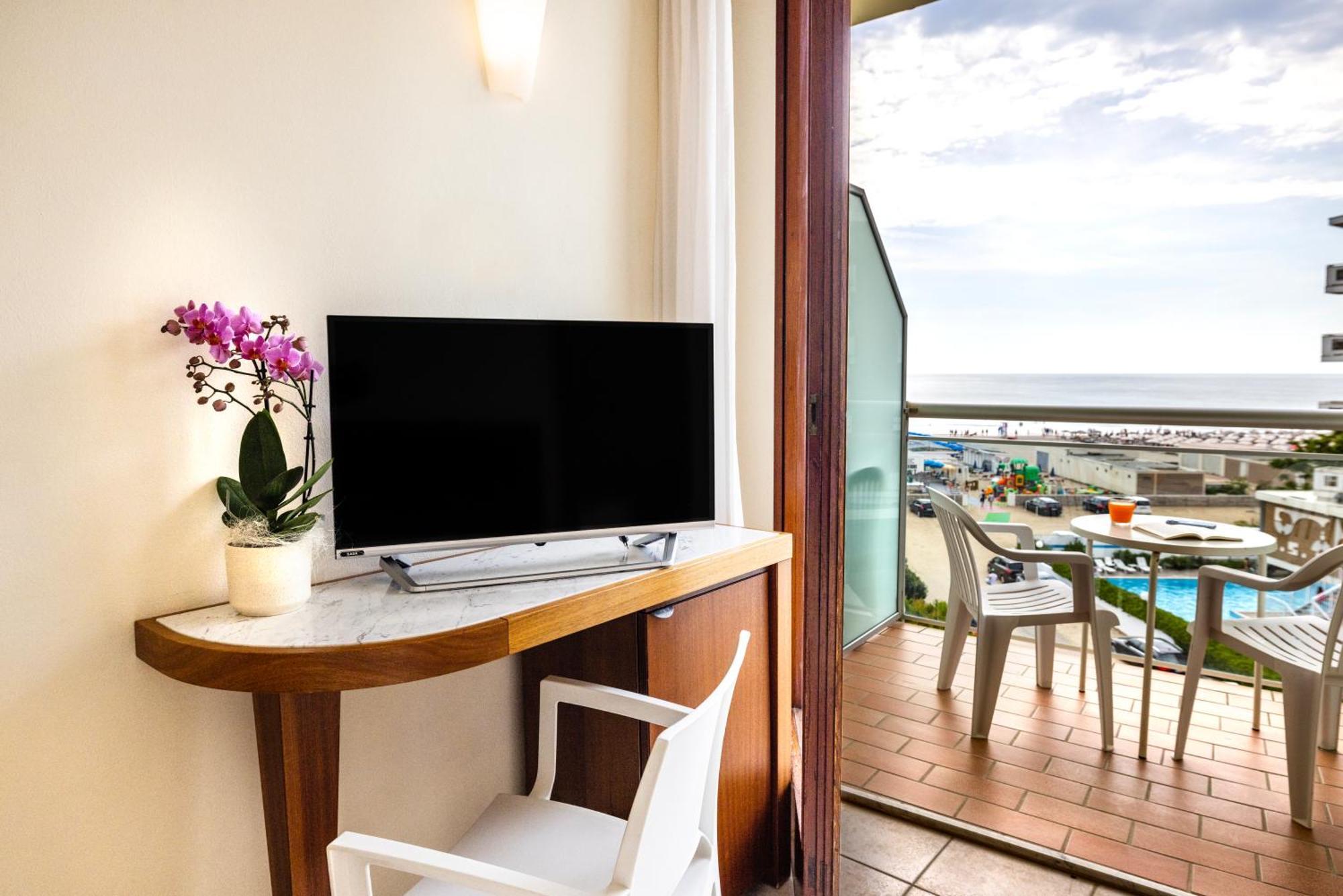 Hotel Bellevue Beach - Sul Mare Milano Marittima Exterior foto